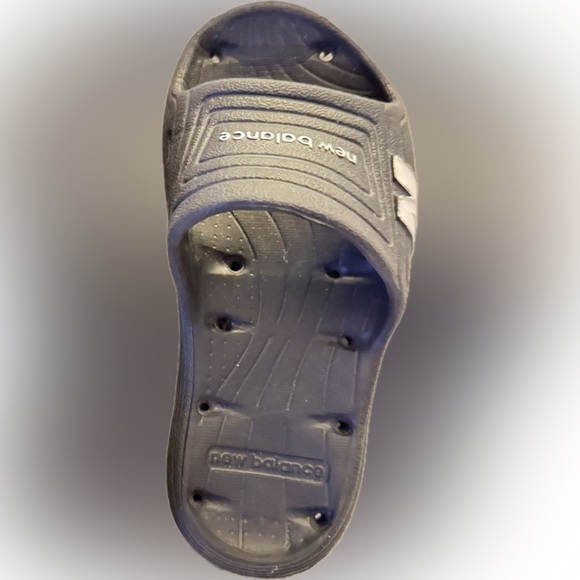〰️〰️ New Balance Youth Slides Black 〰️〰️ - Picture 6 of 10